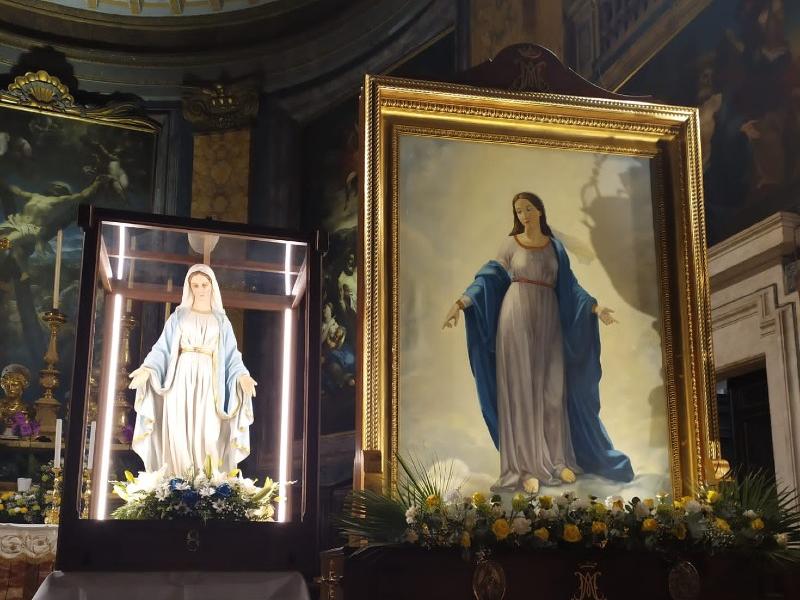 La Statua Della Madonna Di Rue De Bac A Roma San Francesco Rivista Della Basilica Di San Francesco Di Assisi