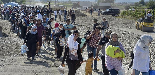 Risultati immagini per serbia grecia migranti